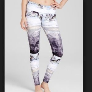 Onzie Leggings -Great Condition